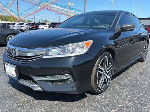 Used 2017 Honda Accord Sport image 3