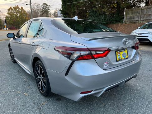 Used 2023 Toyota Camry SE image 6