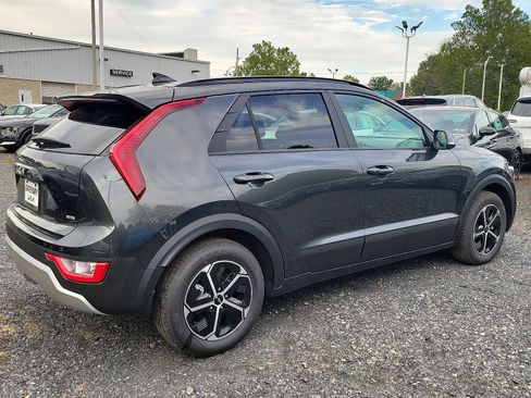 New 2025 Kia Niro EX image 4