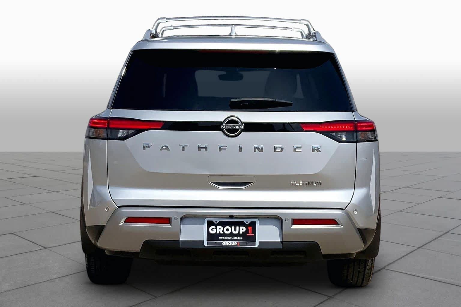 Used 2024 Nissan Pathfinder Platinum FWD image 5