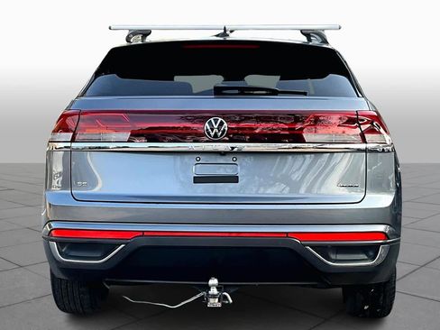 Used 2024 Volkswagen Atlas Cross Sport SE image 5