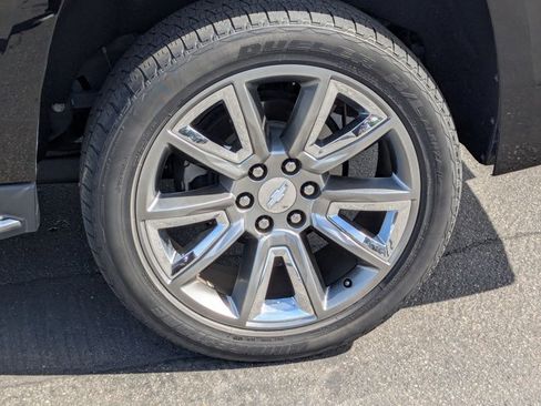 Used 2018 Chevrolet Suburban Premier image 23