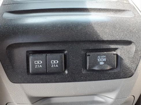 Used 2018 Toyota Sienna LE FWD image 21