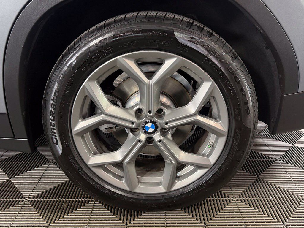 Used 2023 BMW X3 sDrive30i w/ Premium Package RWD image 11