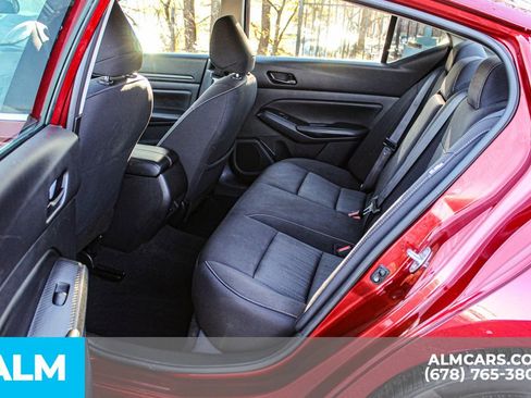 Used 2024 Nissan Altima 2.5 SV image 17