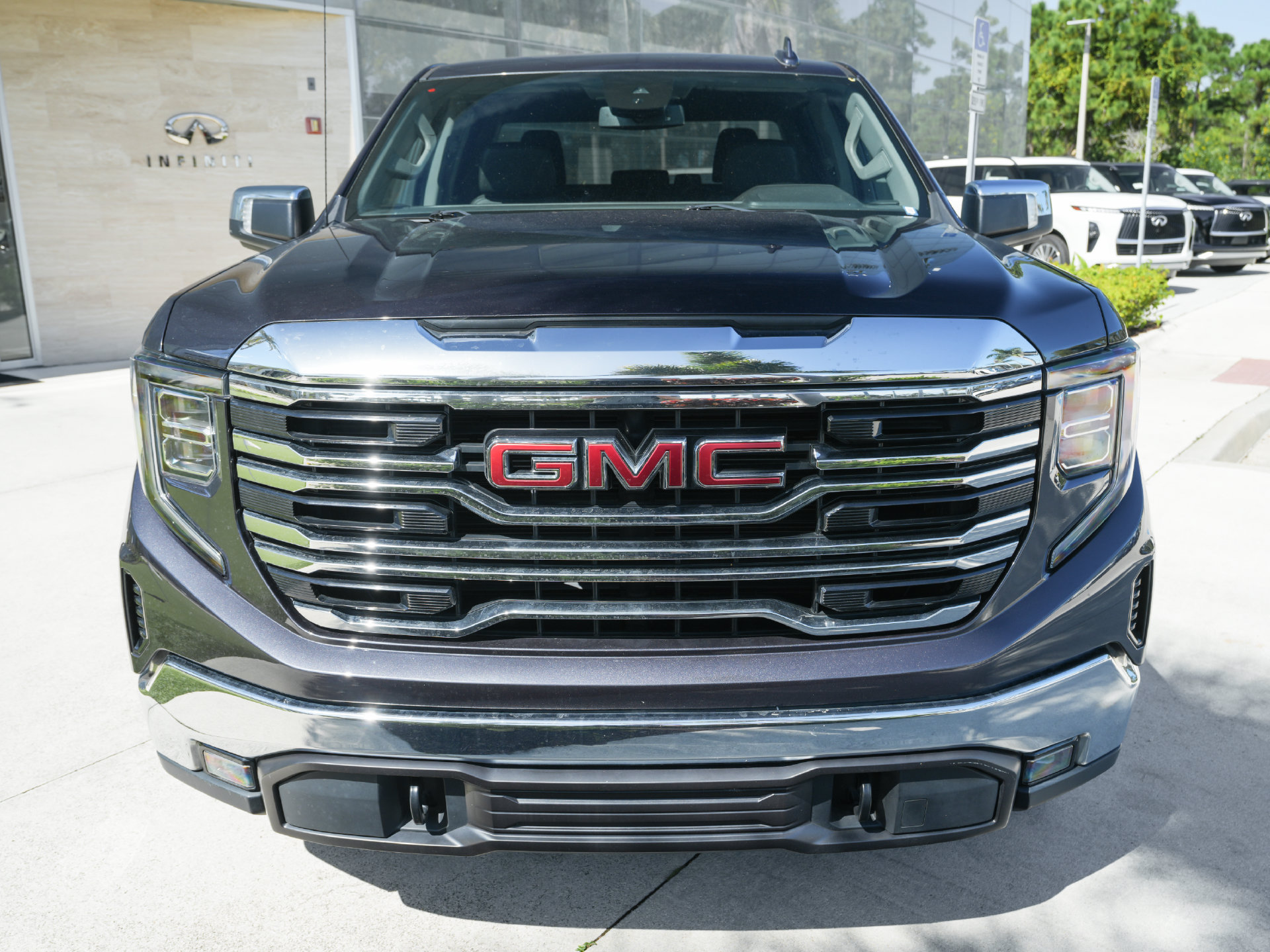 Used 2022 GMC Sierra 1500 SLT w/ SLT Premium Package RWD image 29