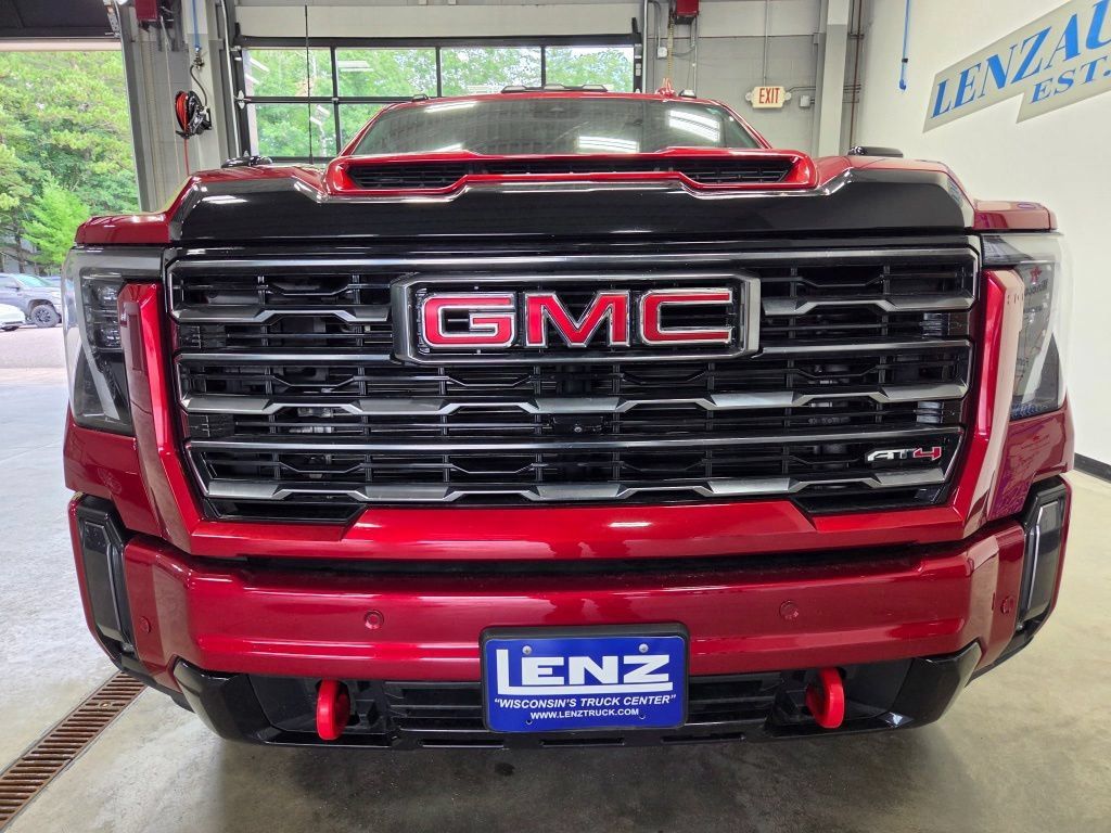 Used 2024 GMC Sierra 2500 AT4 w/ Technology Package AWD/4WD image 3