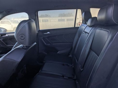 Used 2024 Volkswagen Tiguan SE image 13