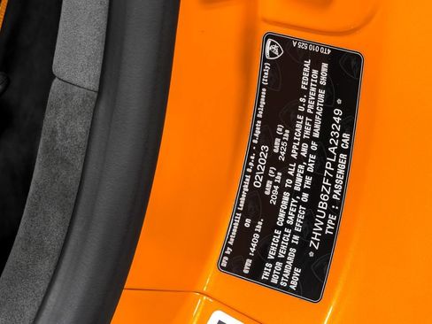 Used 2023 Lamborghini Huracan Tecnica RWD image 11