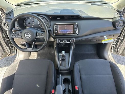 New 2025 Nissan Kicks Play S image 9