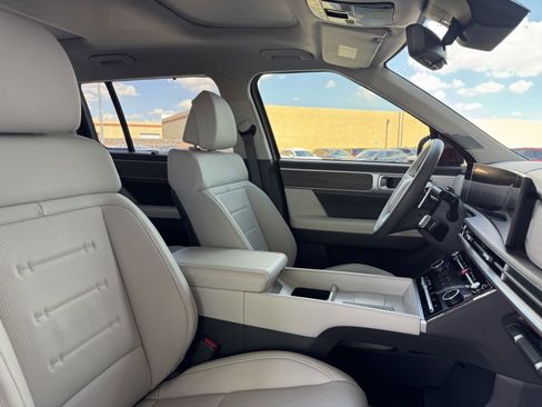 Used 2024 Hyundai Santa Fe Calligraphy image 46