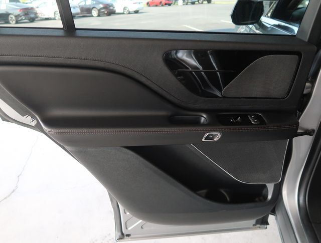 Used 2021 Lincoln Aviator AWD image 37