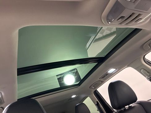 Used 2022 Subaru Ascent Touring image 38