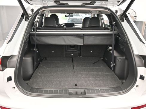 Used 2022 Mitsubishi Outlander SE image 39