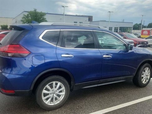 Used 2017 Nissan Rogue SV AWD/4WD image 4