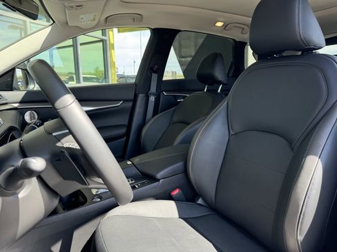 Used 2023 INFINITI QX50 Luxe image 34