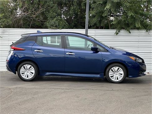 Used 2025 Nissan Leaf S FWD image 9