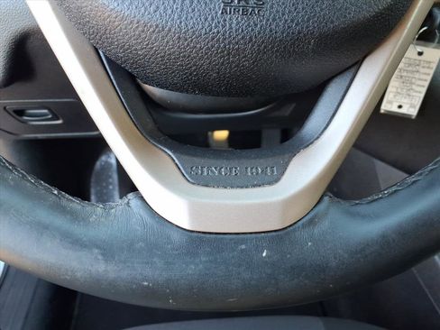 Used 2017 Jeep Cherokee Latitude image 23