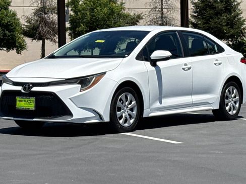 Used 2021 Toyota Corolla LE FWD image 16