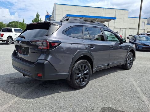 Used 2023 Subaru Outback Onyx Edition AWD/4WD image 6