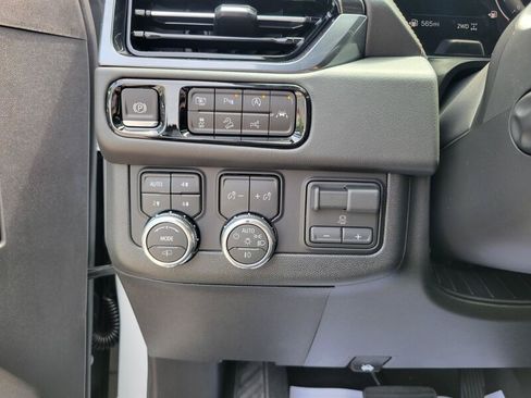 New 2026 GMC Yukon XL AT4 AWD/4WD image 16