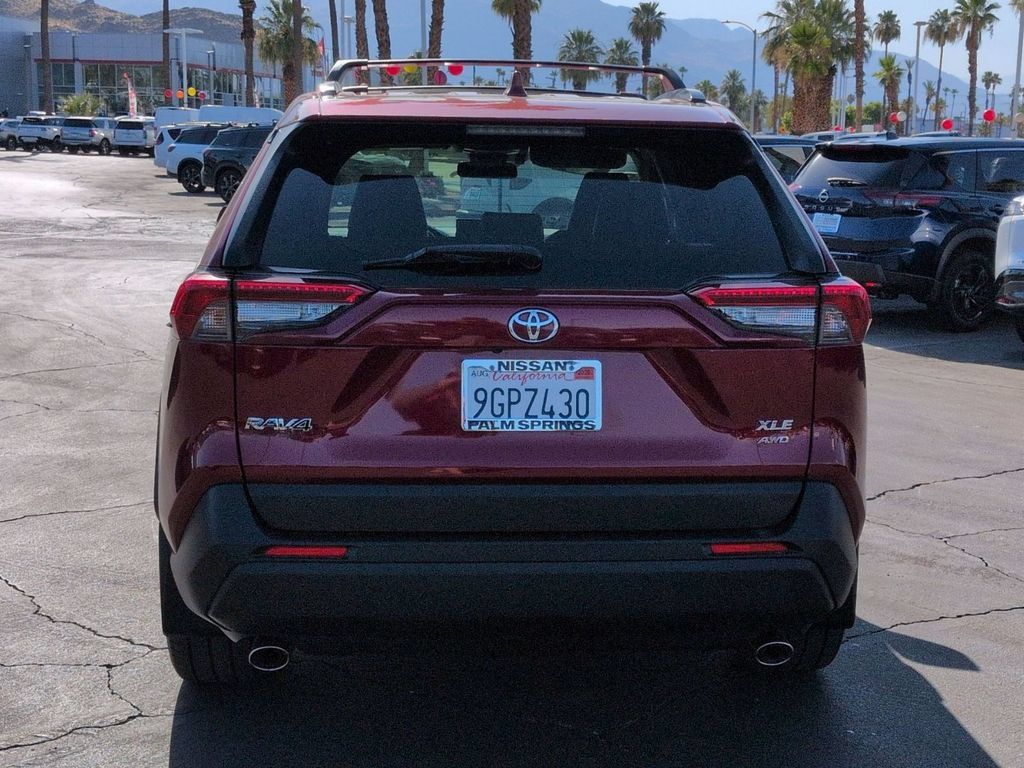 Used 2021 Toyota RAV4 XLE Premium AWD/4WD image 4