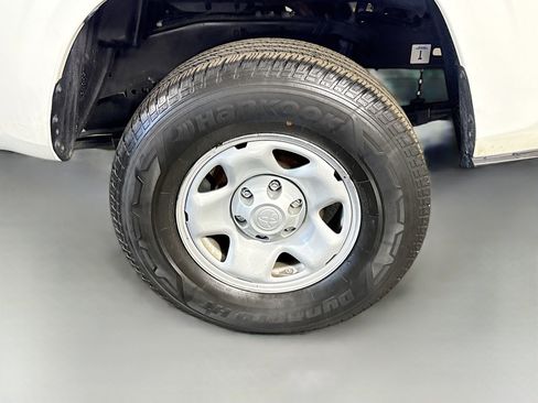 Used 2020 Toyota Tacoma SR image 36