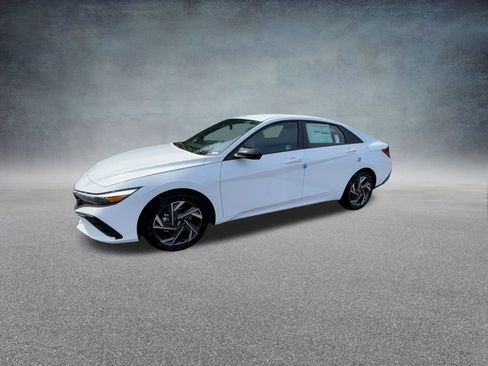 Used 2025 Hyundai Elantra Sport image 10