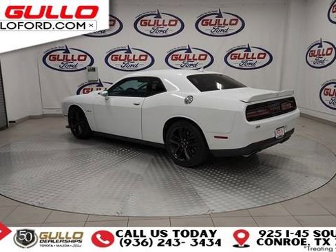 Used 2022 Dodge Challenger R/T w/ Performance Handling Group image 6