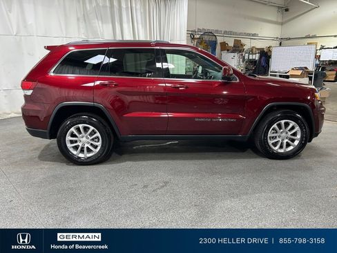 Used 2021 Jeep Grand Cherokee Laredo w/ Security & Convenience Group AWD/4WD image 9