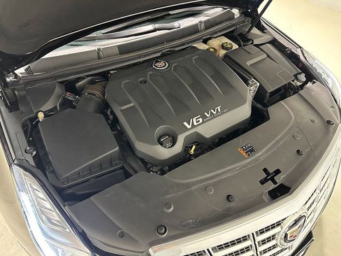 Used 2013 Cadillac XTS Premium image 3