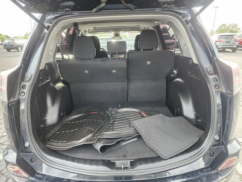 Used 2018 Toyota RAV4 XLE w/ Plus Extra Value Package AWD/4WD image 20