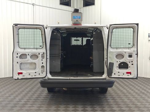 Used 2014 Ford E-250 and Econoline 250 Extended w/ Power Group RWD image 25
