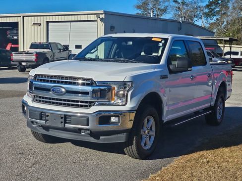 Used 2018 Ford F150 XLT w/ Equipment Group 302A Luxury image 3