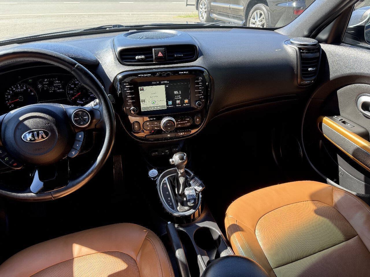 Used 2015 Kia Soul ! w/ Sun & Sound Package FWD image 19