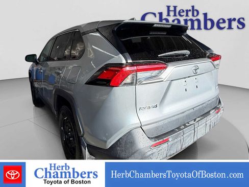 Used 2023 Toyota RAV4 LE AWD/4WD image 3