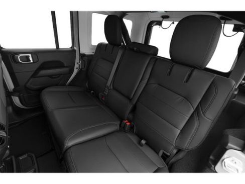 Used 2022 Jeep Wrangler Unlimited Sahara w/ Safety Group AWD/4WD image 16