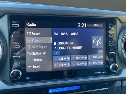 Used 2023 Toyota Tacoma TRD Off-Road image 23