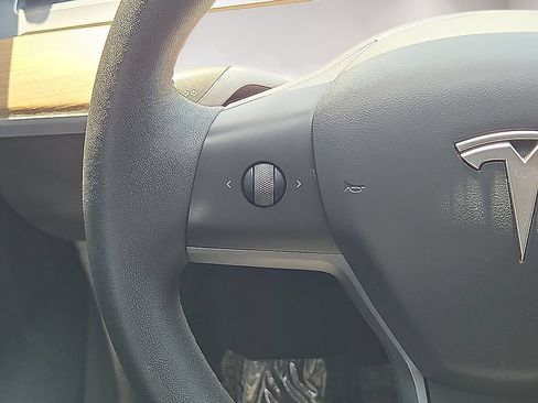 Used 2022 Tesla Model 3 Long Range AWD/4WD image 20