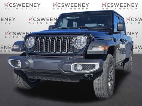 Used 2025 Jeep Gladiator Sport image 1