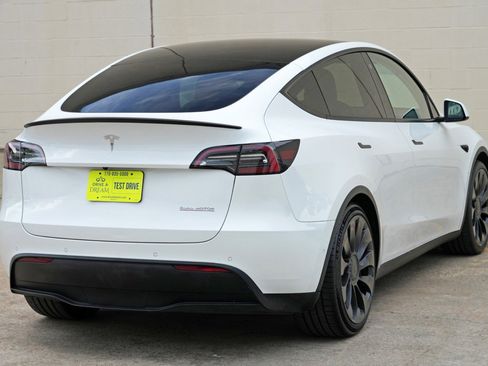 Used 2022 Tesla Model Y Performance AWD/4WD image 52