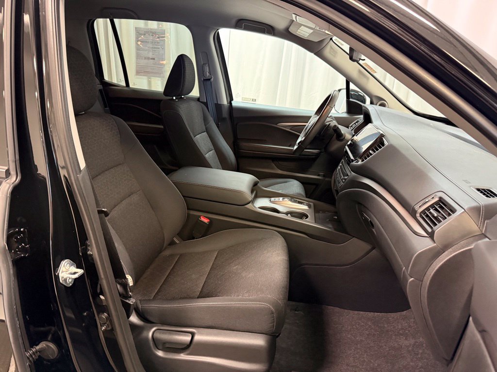 Used 2025 Honda Ridgeline Sport image 28