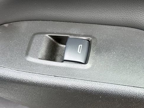 Used 2024 Chevrolet Equinox LT AWD/4WD image 22