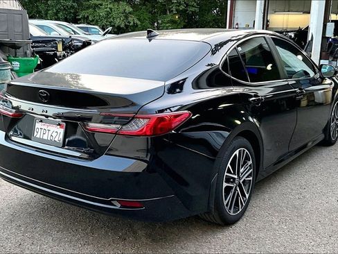 Used 2025 Toyota Camry XLE FWD image 4
