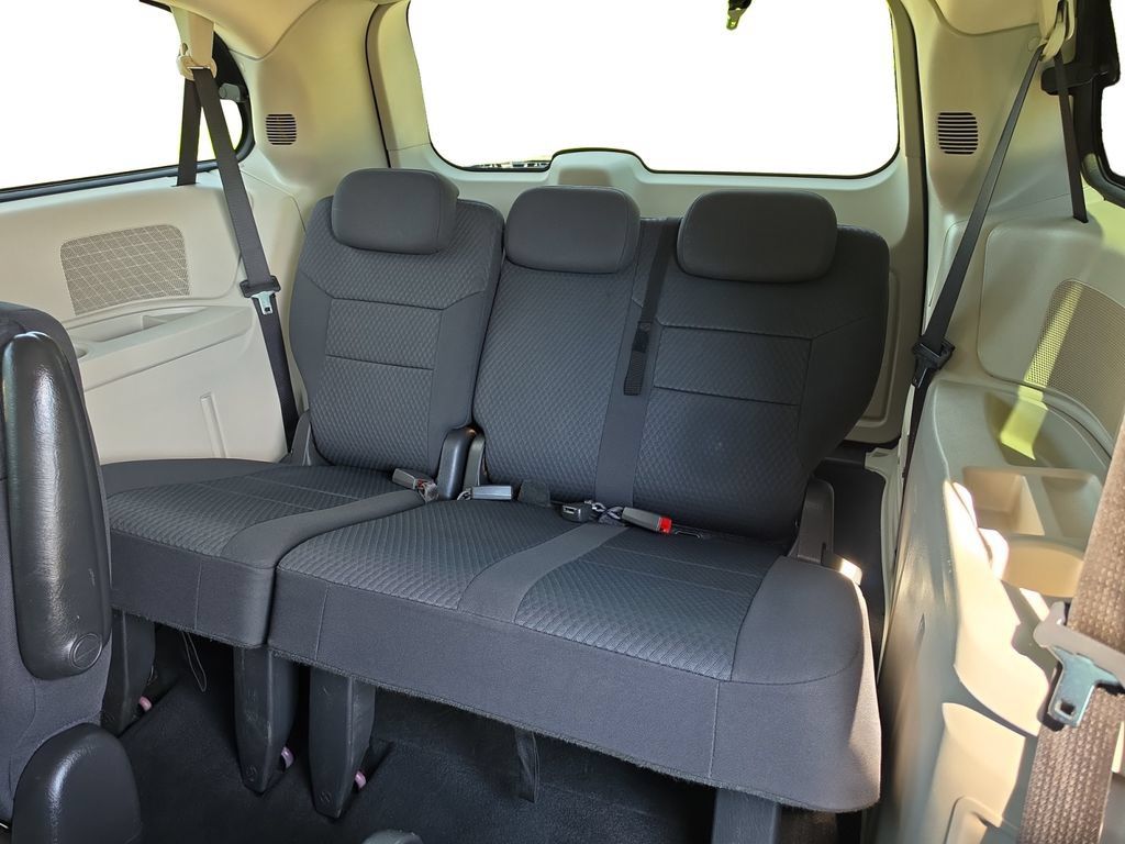 Used 2010 Dodge Grand Caravan SXT FWD image 14