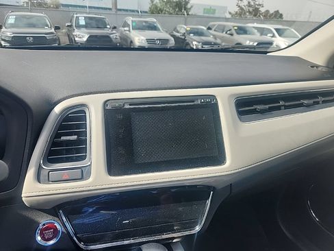 Used 2017 Honda HR-V EX image 23