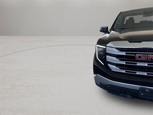 Used 2024 GMC Sierra 1500 SLE image 5