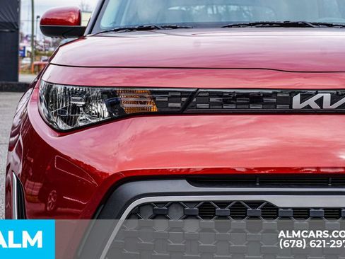 Used 2025 Kia Soul LX image 12