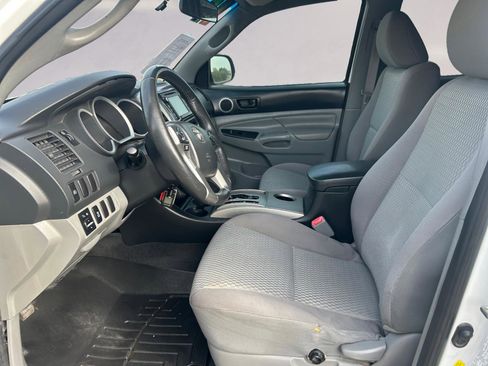 Used 2015 Toyota Tacoma PreRunner image 9