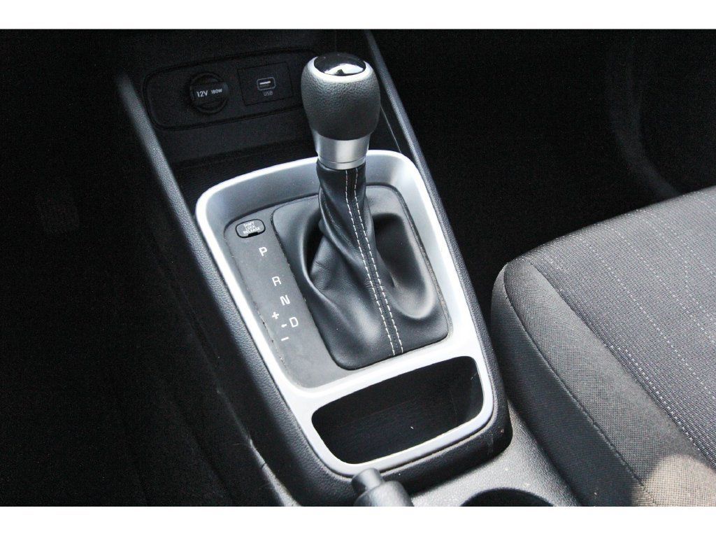 Used 2021 Hyundai Venue SE FWD image 30